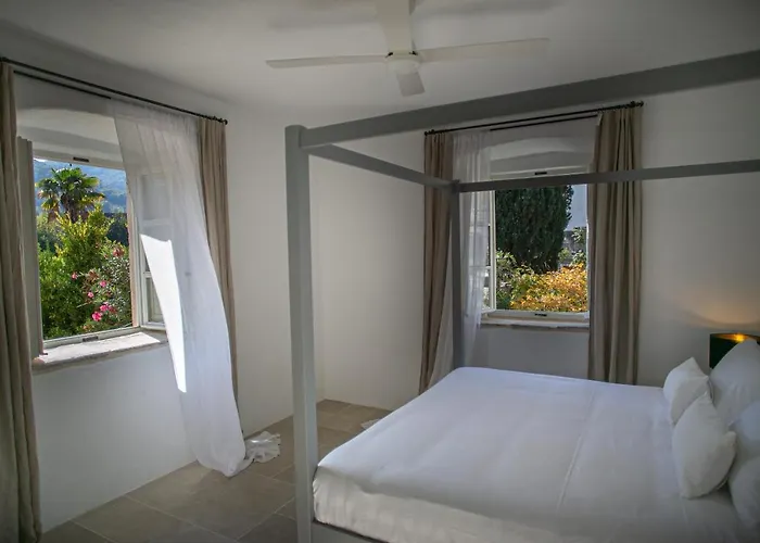 Revelin Hvar Holiday home *