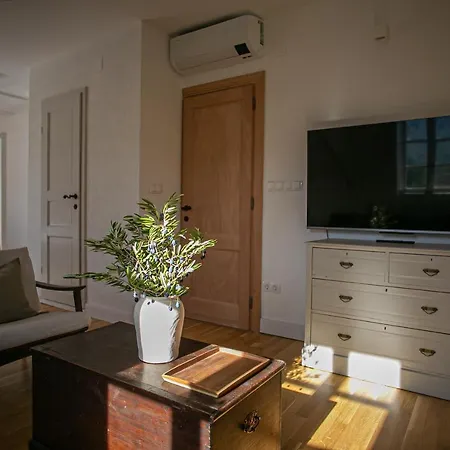 Feriehus Revelin Hvar *