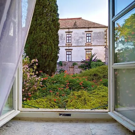 Feriehus Revelin Hvar *