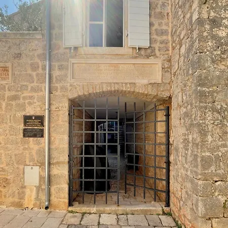 Revelin Hvar *